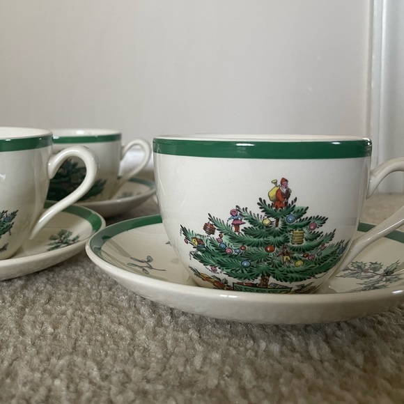 Spode Christmas Tree Tea Cups and Saucers (8) - Picture 2 of 7